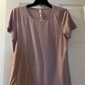 Love Tee size 10 women’s lululemon athletica top mauve EUC